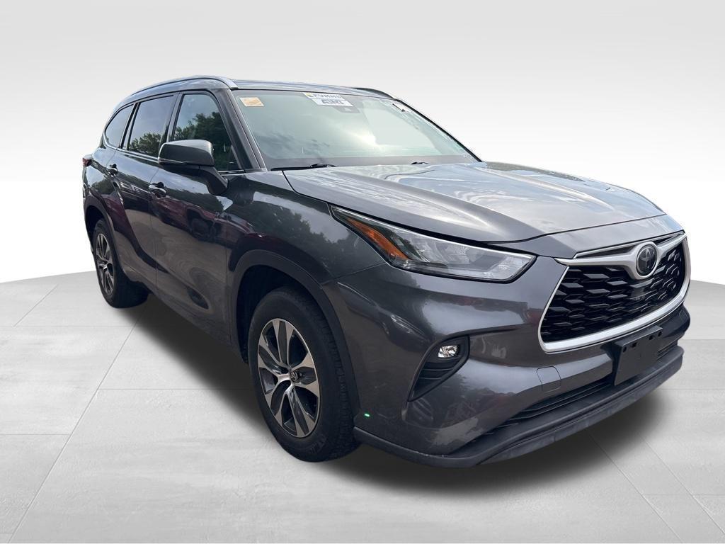used 2020 Toyota Highlander car, priced at $25,500