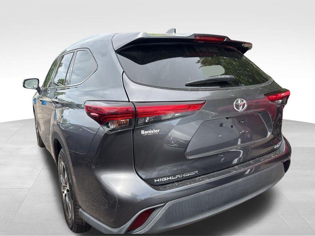 used 2020 Toyota Highlander car, priced at $25,500