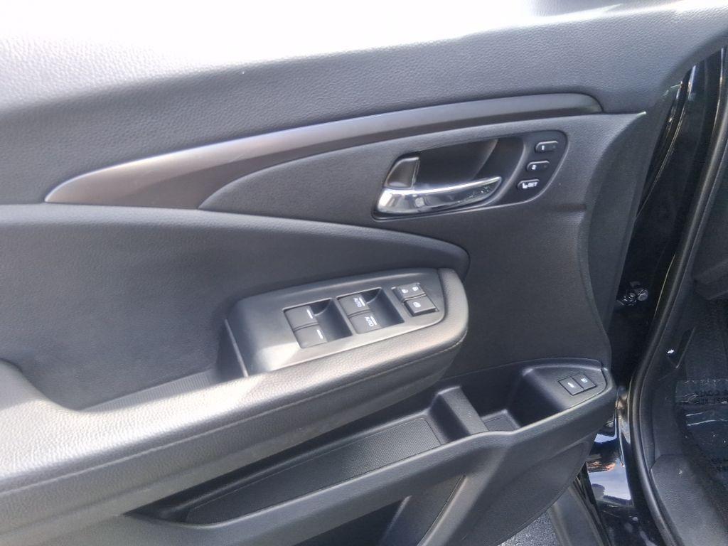 used 2022 Honda Pilot car, priced at $29,500