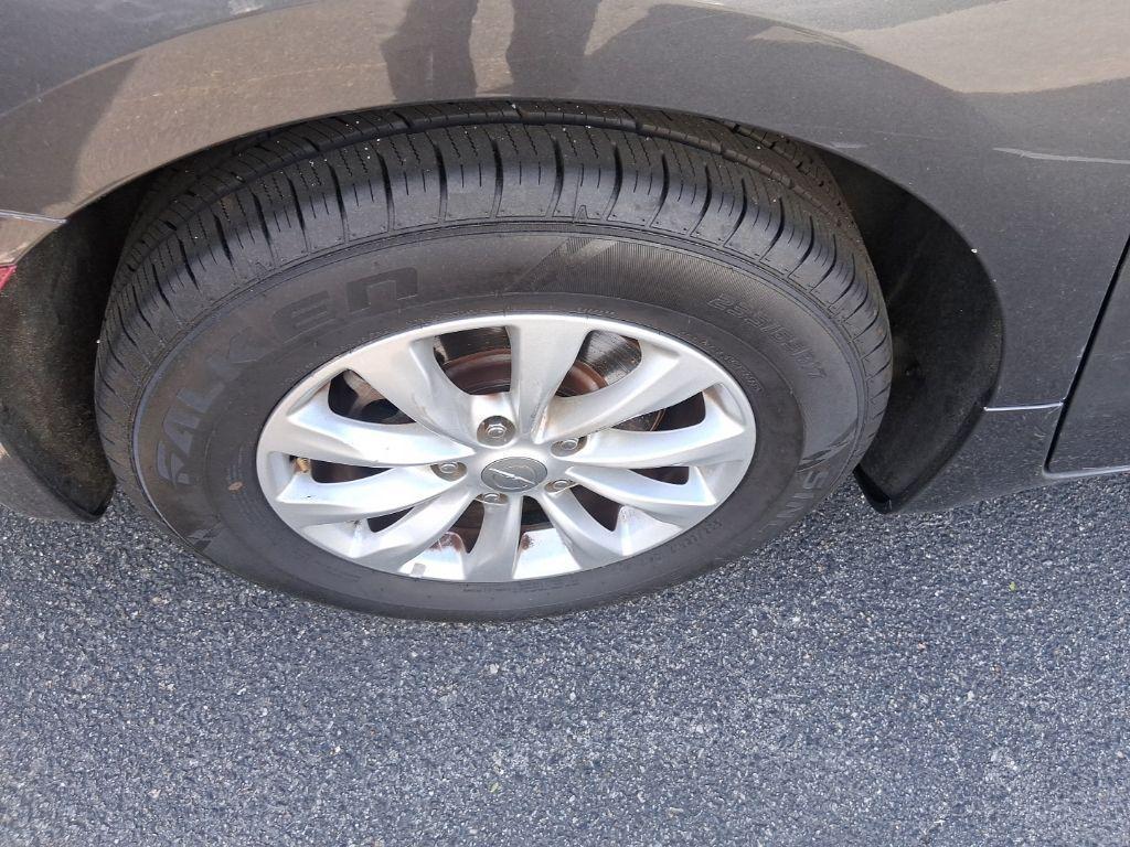 used 2018 Chrysler Pacifica car, priced at $11,850