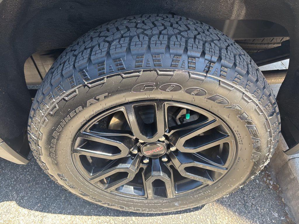 used 2022 GMC Sierra 1500 car, priced at $40,350