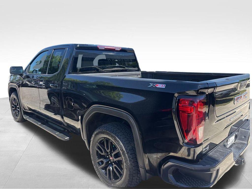 used 2022 GMC Sierra 1500 car, priced at $40,350