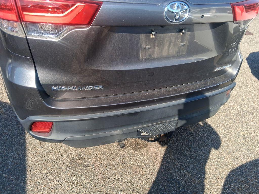 used 2018 Toyota Highlander car, priced at $25,350