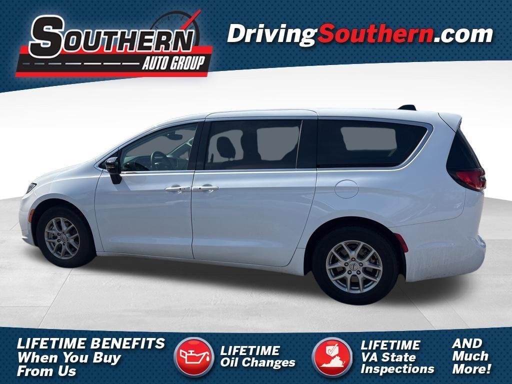 used 2024 Chrysler Pacifica car, priced at $28,995