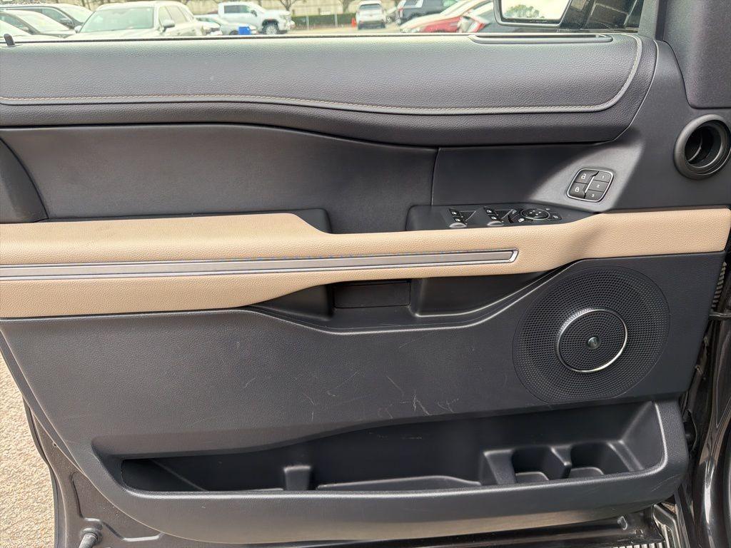 used 2024 Ford Expedition car, priced at $39,500