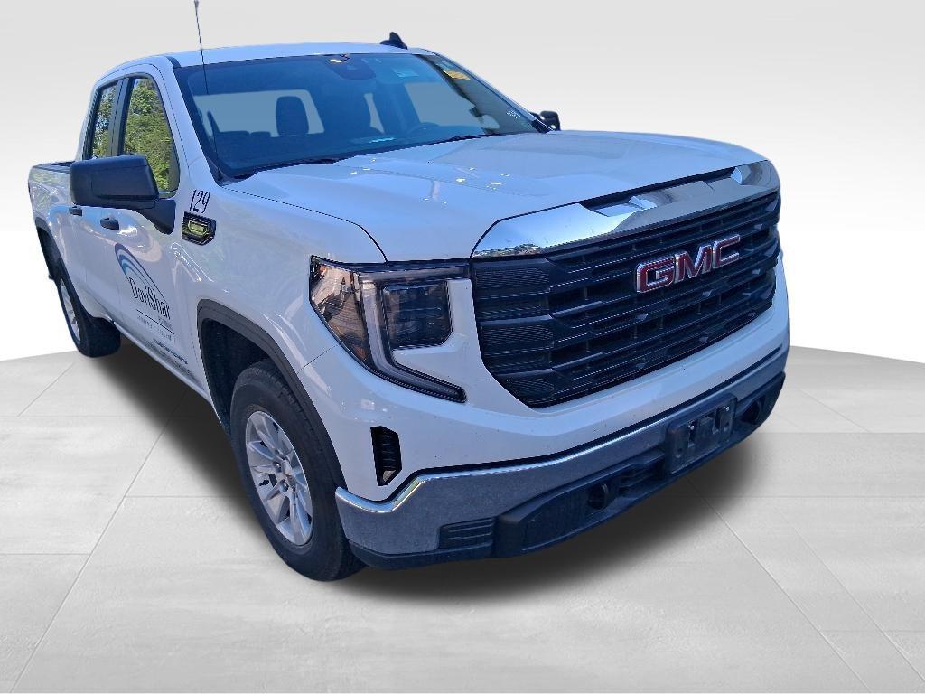 used 2025 GMC Sierra 1500 car, priced at $33,995