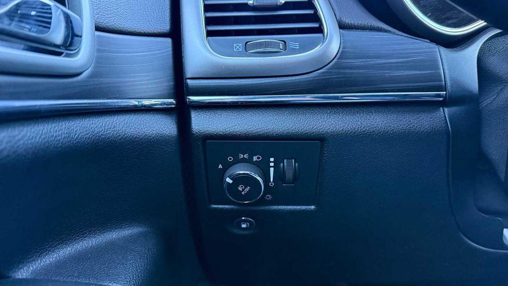 used 2021 Jeep Grand Cherokee car, priced at $23,400