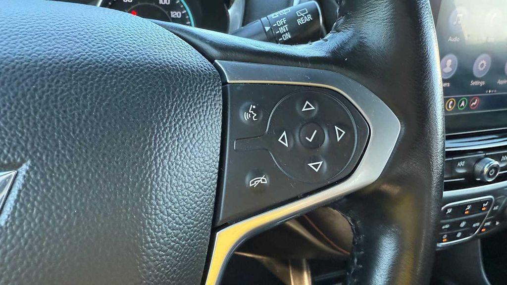 used 2022 Chevrolet Traverse car, priced at $27,953