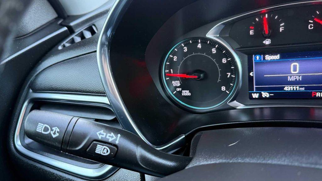 used 2022 Chevrolet Equinox car, priced at $22,640