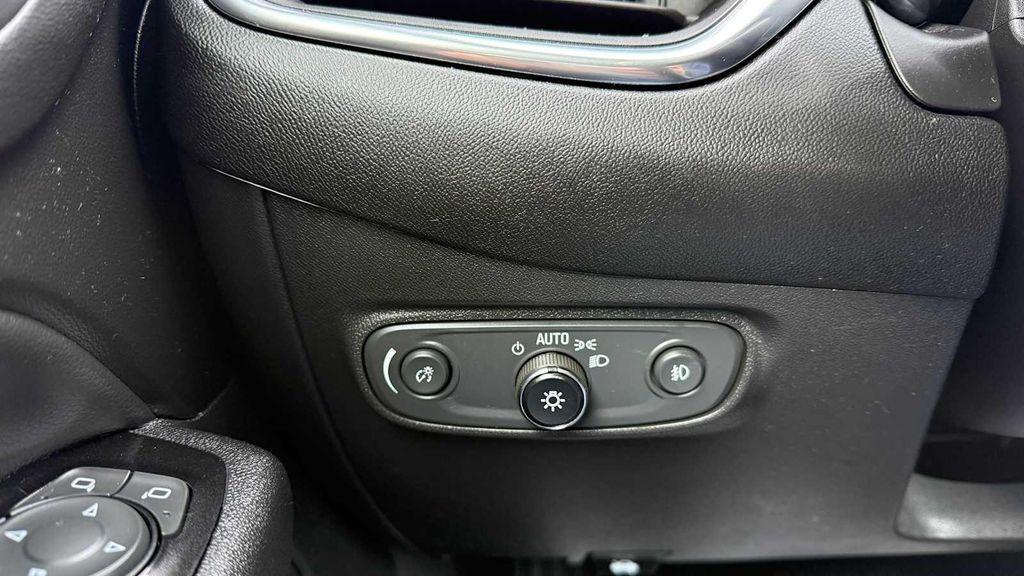 used 2023 Chevrolet Equinox car, priced at $25,900