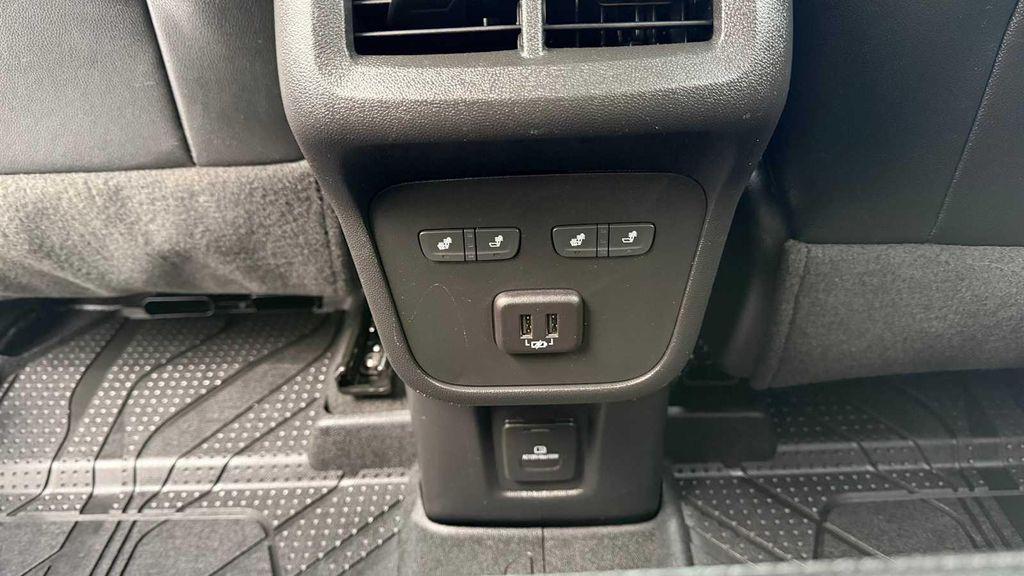 used 2023 Chevrolet Equinox car, priced at $25,900