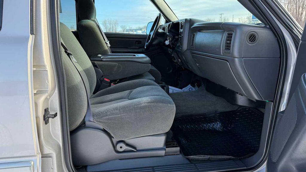 used 2004 Chevrolet Silverado 2500 car, priced at $10,997