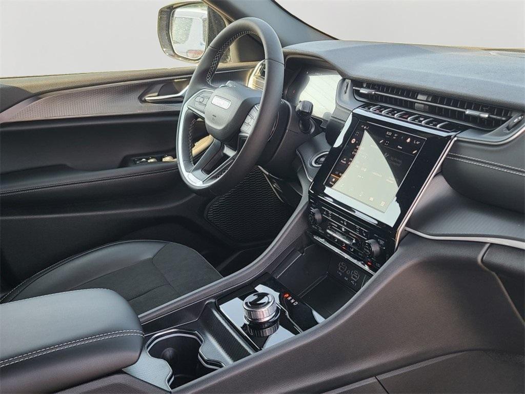 new 2025 Jeep Grand Cherokee L car, priced at $39,500