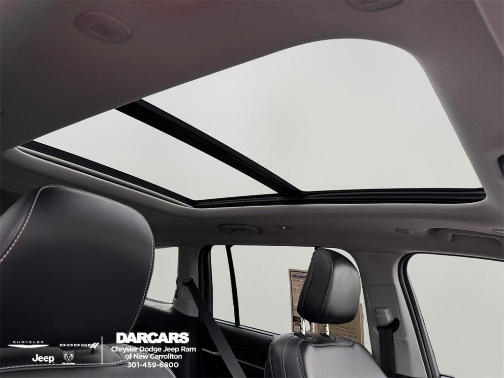 used 2023 Jeep Grand Cherokee L car, priced at $30,995