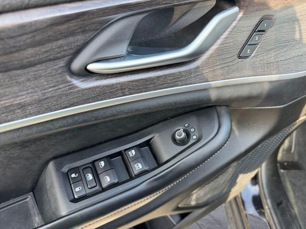 used 2023 Jeep Grand Cherokee car, priced at $27,597