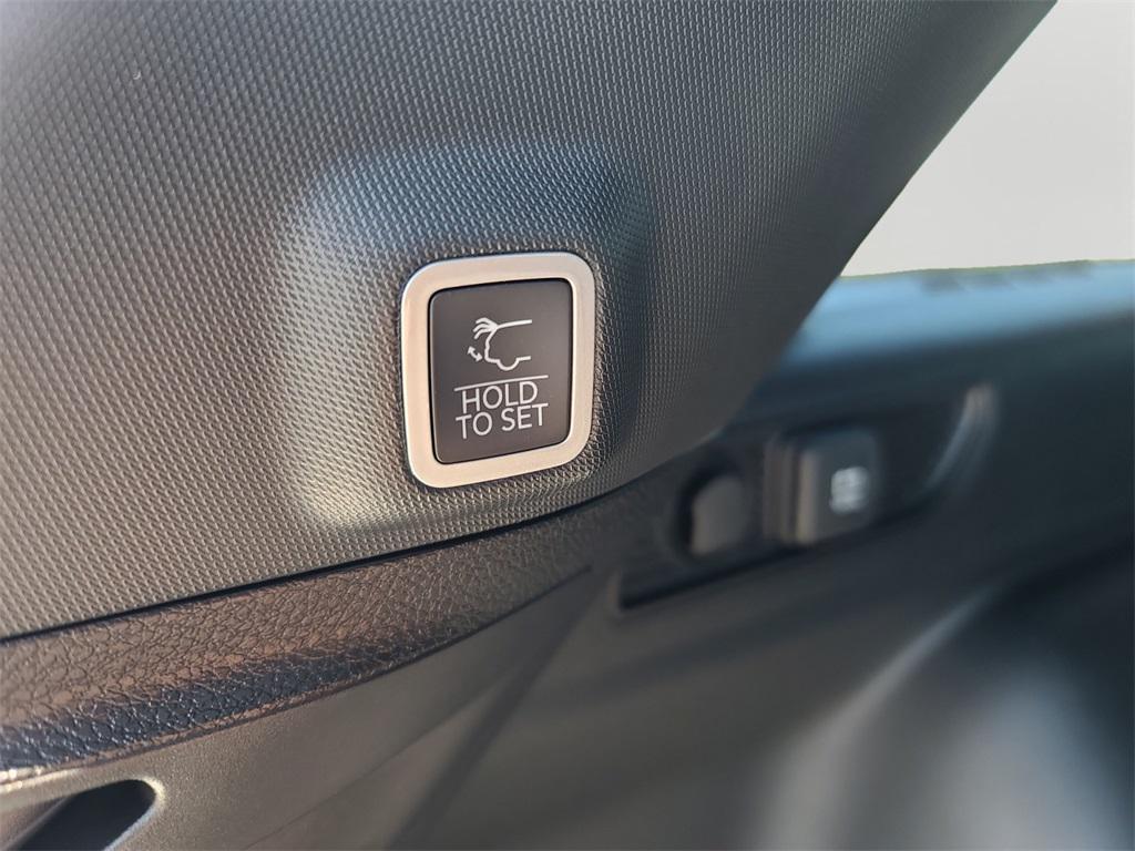 new 2025 Jeep Grand Cherokee car, priced at $40,500