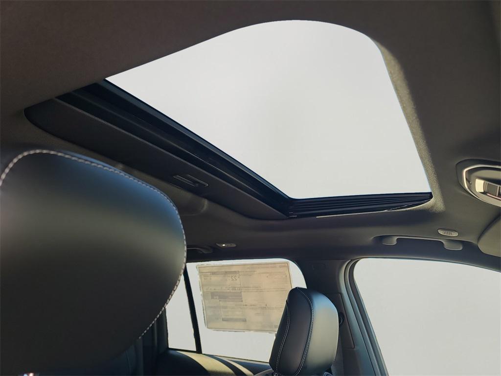 new 2025 Jeep Grand Cherokee car, priced at $40,500