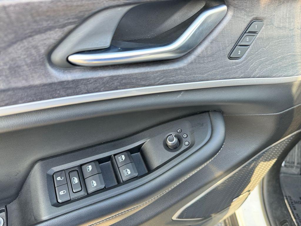 used 2022 Jeep Grand Cherokee L car, priced at $28,000