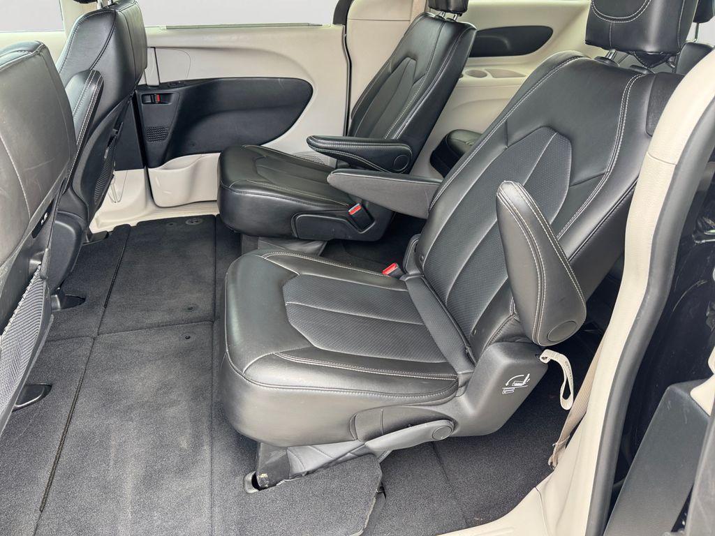 used 2024 Chrysler Pacifica car, priced at $23,995