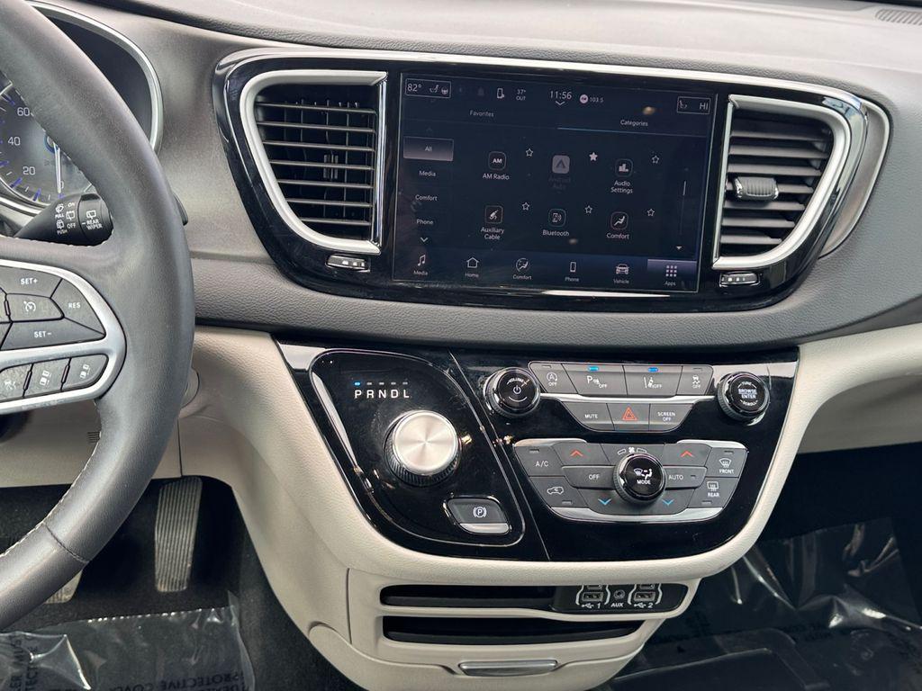 used 2024 Chrysler Pacifica car, priced at $23,995