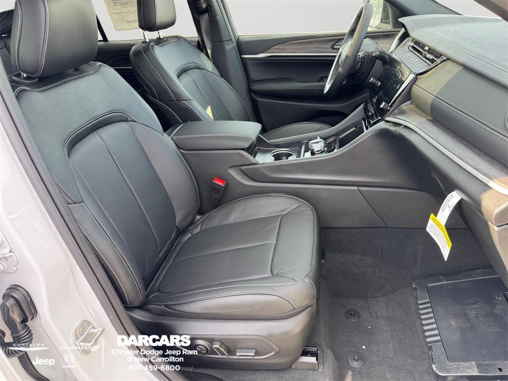 new 2026 Jeep Grand Cherokee car, priced at $51,000