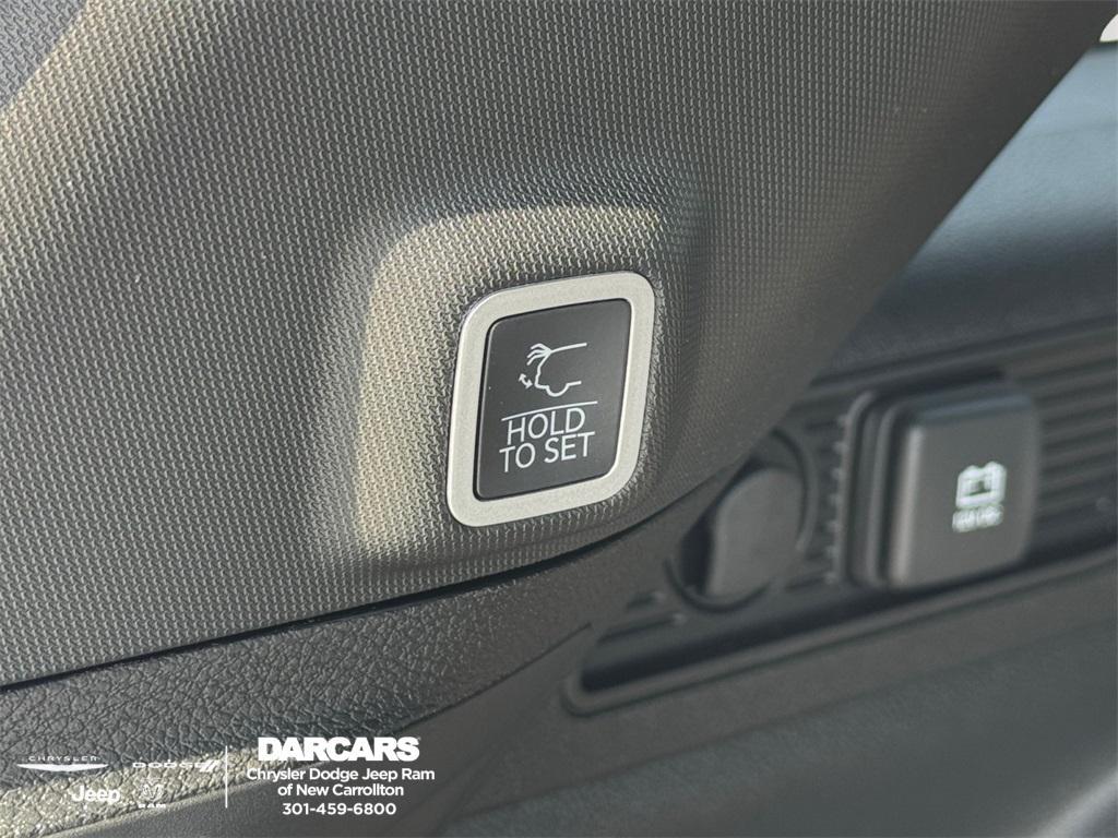 new 2026 Jeep Grand Cherokee car, priced at $51,000