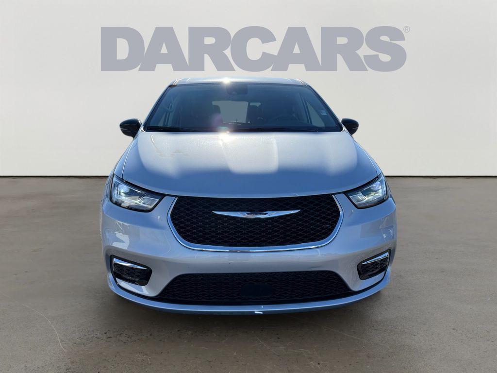 used 2024 Chrysler Pacifica car, priced at $27,995