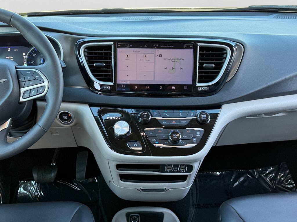 used 2024 Chrysler Pacifica car, priced at $27,995