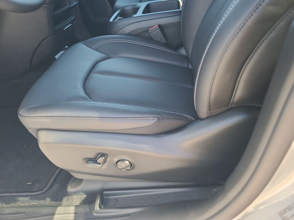 new 2026 Chrysler Pacifica car, priced at $39,500