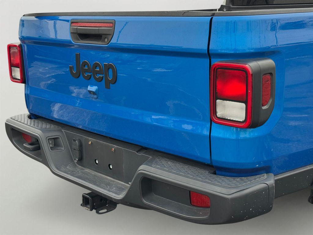 used 2023 Jeep Gladiator car, priced at $27,800