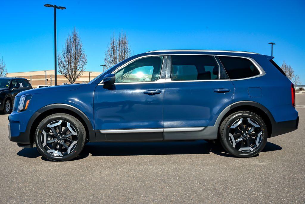 used 2025 Kia Telluride car, priced at $34,571