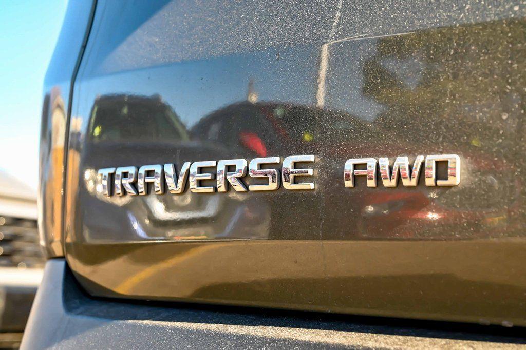 used 2022 Chevrolet Traverse car, priced at $22,902