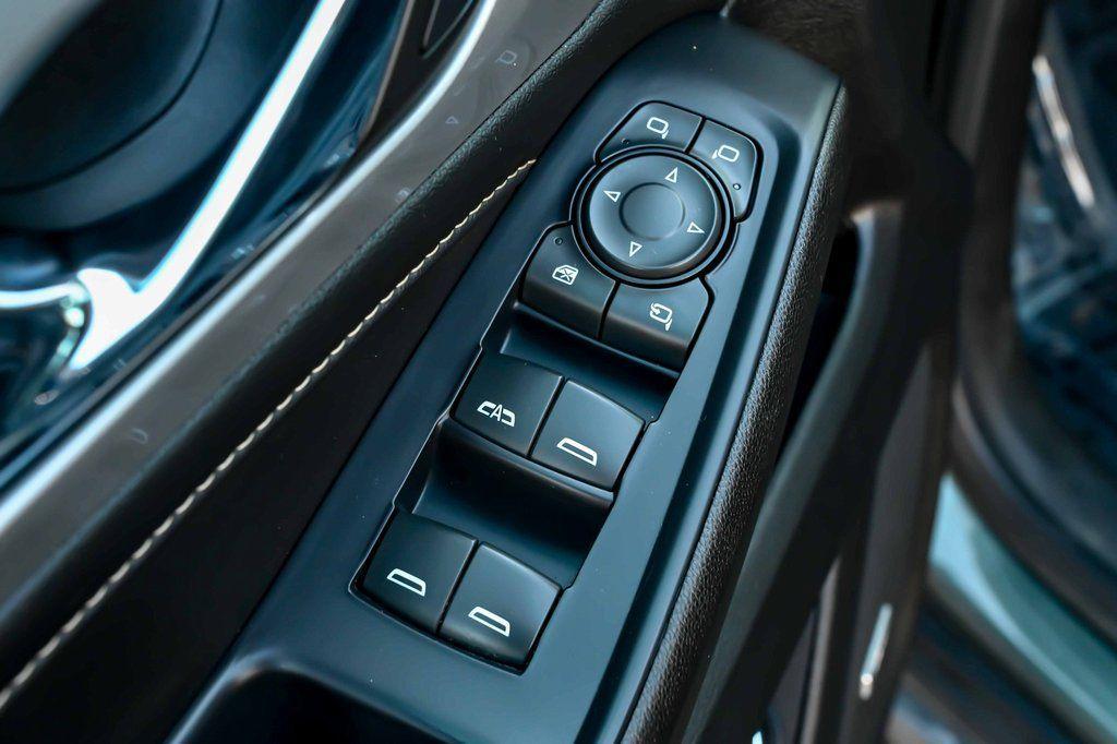 used 2022 Chevrolet Traverse car, priced at $22,902