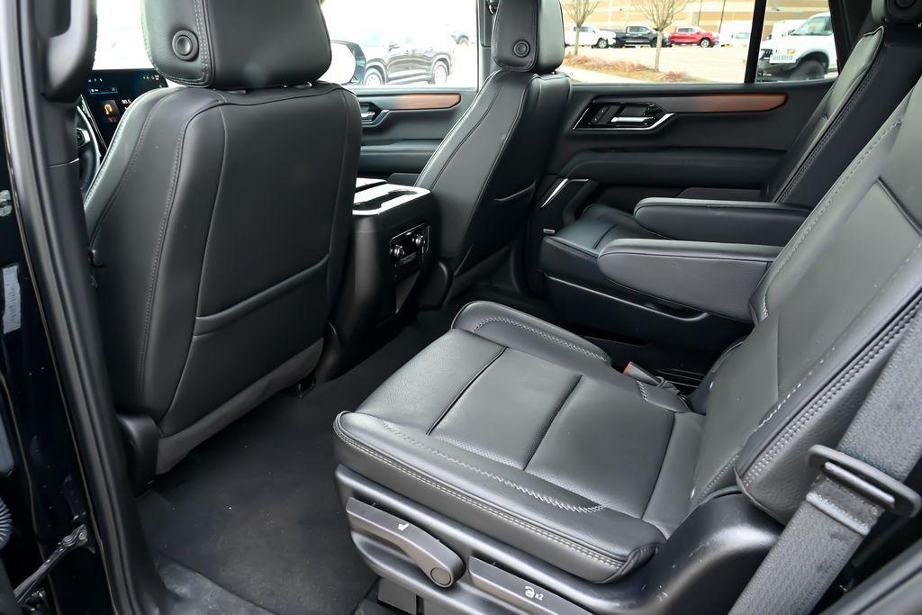 used 2025 GMC Yukon car, priced at $66,971