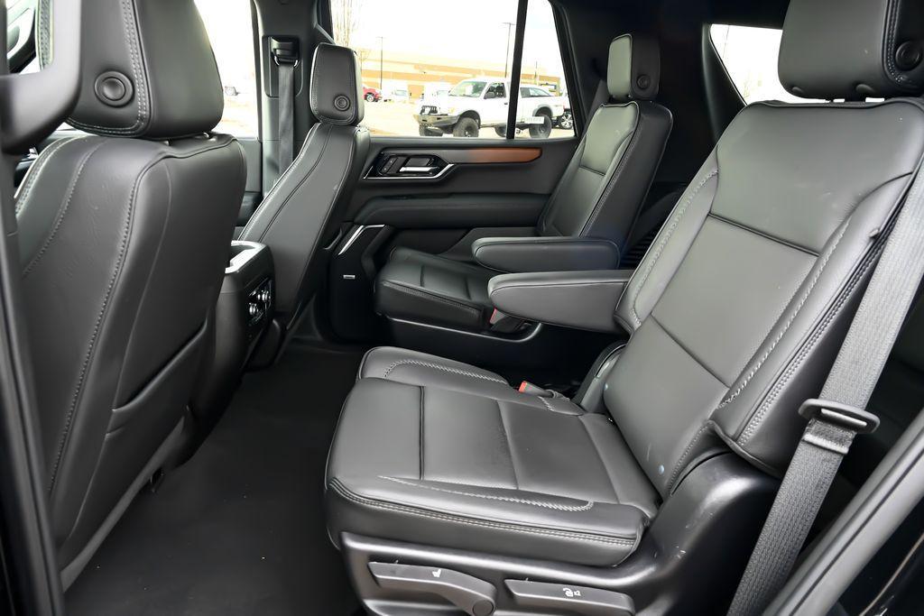used 2025 GMC Yukon car, priced at $66,971