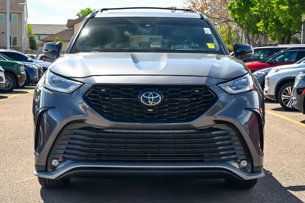 used 2024 Toyota Highlander car, priced at $35,949