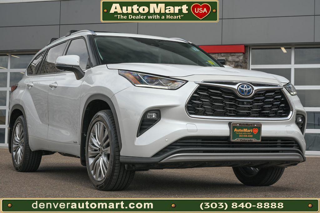 used 2023 Toyota Highlander Hybrid car, priced at $48,657