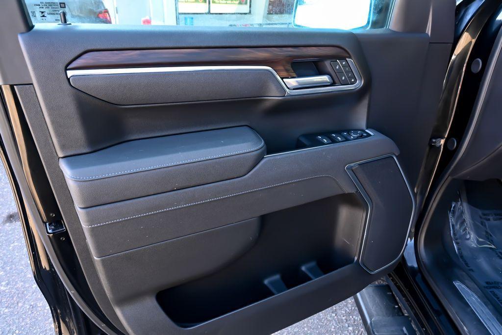 used 2025 GMC Sierra 1500 car, priced at $42,651