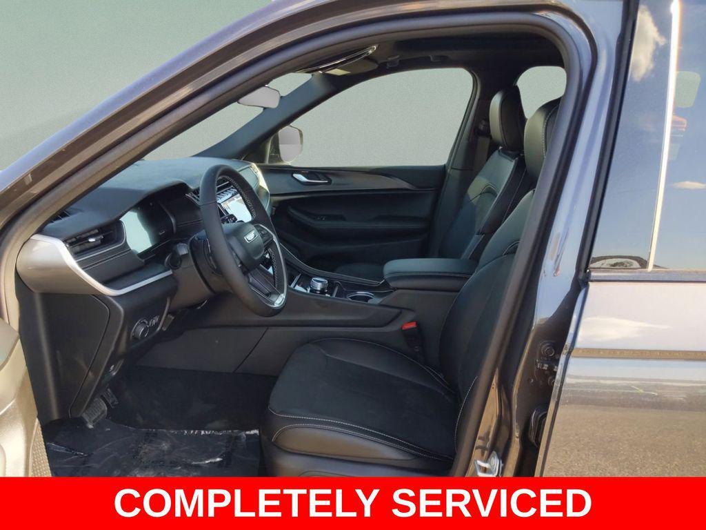 new 2025 Jeep Grand Cherokee car, priced at $39,378