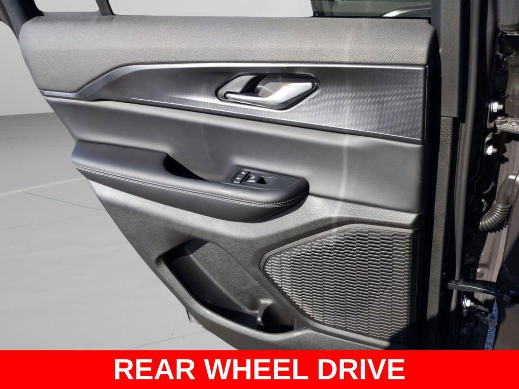 new 2025 Jeep Grand Cherokee car, priced at $39,378