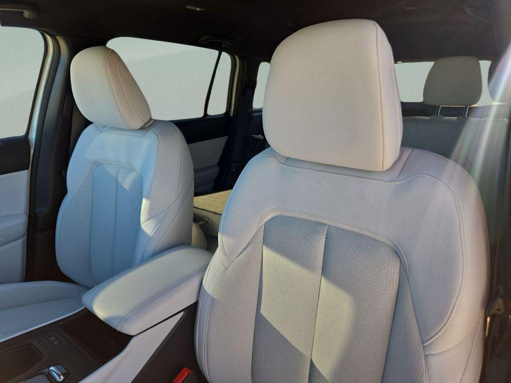 new 2026 Jeep Cherokee car, priced at $36,195