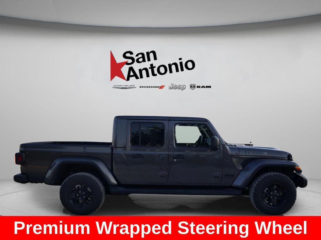 new 2025 Jeep Gladiator car, priced at $41,877