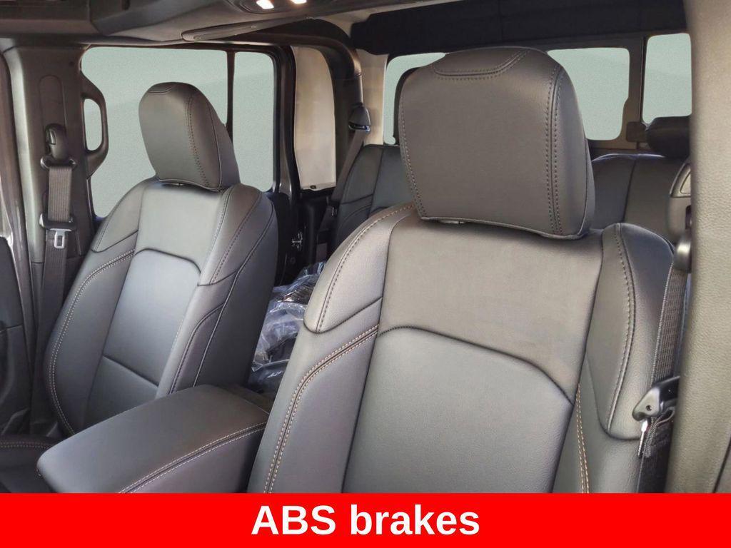 new 2025 Jeep Gladiator car, priced at $41,877