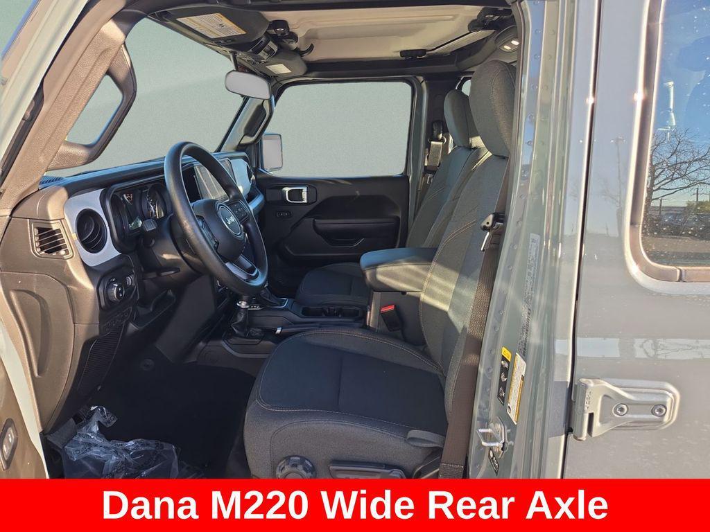 new 2025 Jeep Gladiator car, priced at $43,185