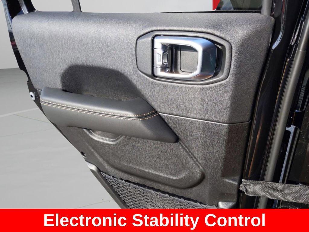 new 2025 Jeep Gladiator car, priced at $40,725