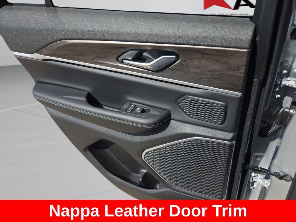 new 2026 Jeep Grand Cherokee car, priced at $49,276