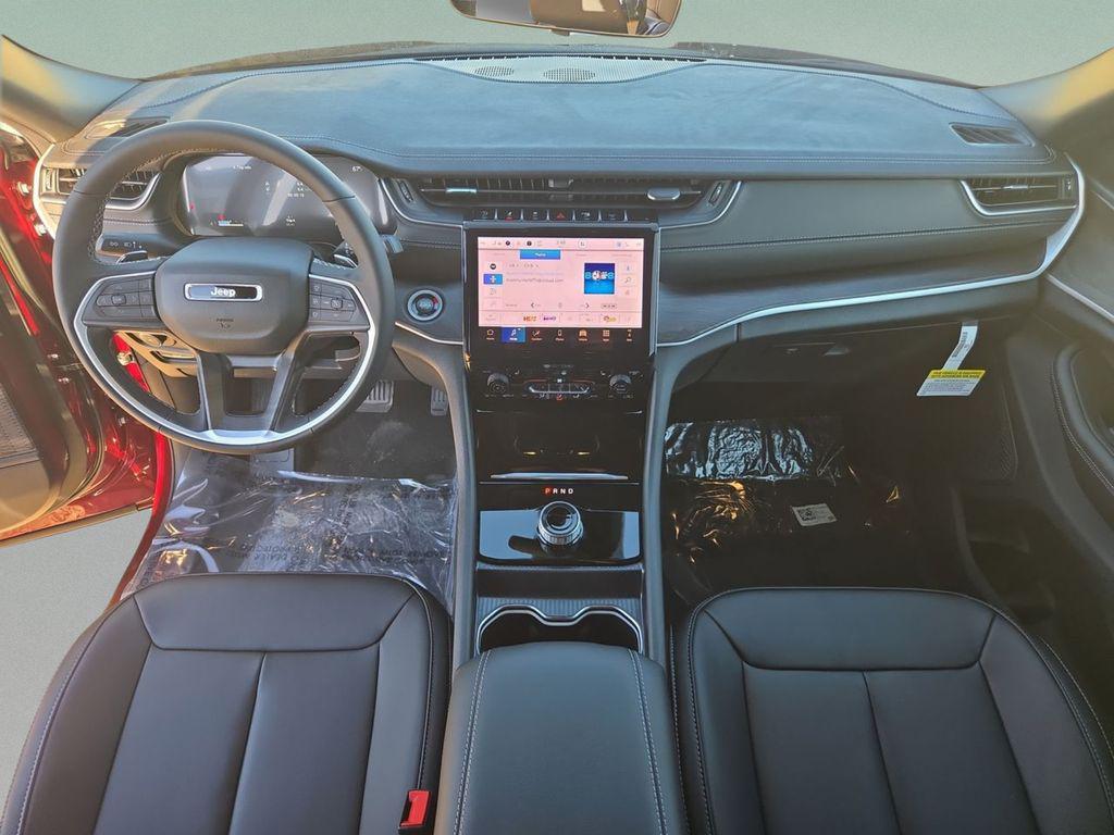 new 2025 Jeep Grand Cherokee L car, priced at $39,195