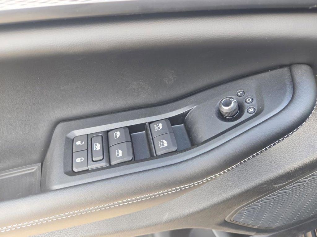 new 2025 Jeep Grand Cherokee car, priced at $40,703