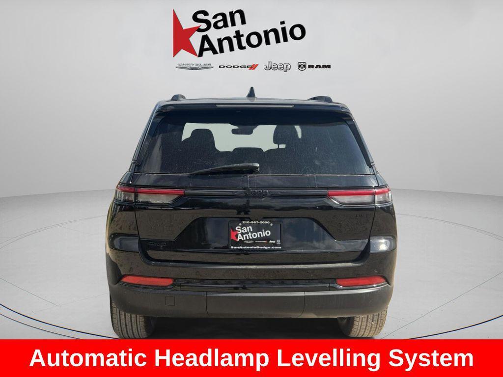 new 2025 Jeep Grand Cherokee car, priced at $40,703