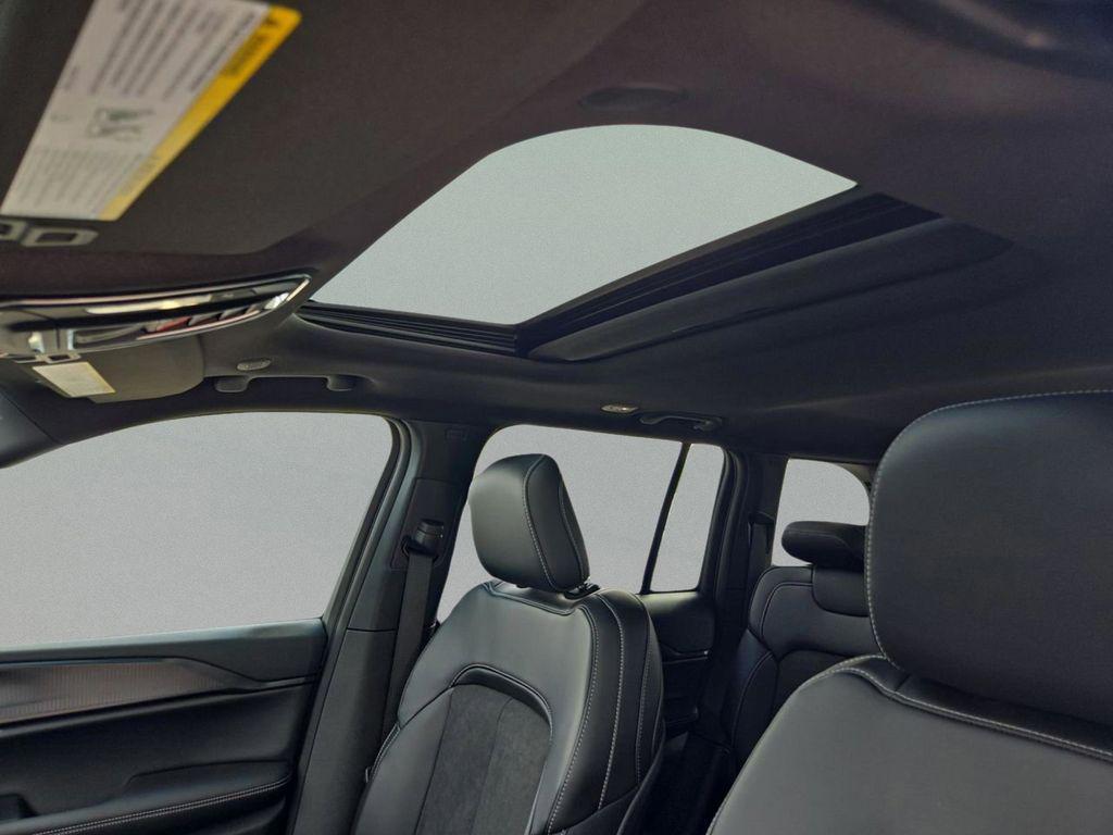 new 2025 Jeep Grand Cherokee car, priced at $40,703